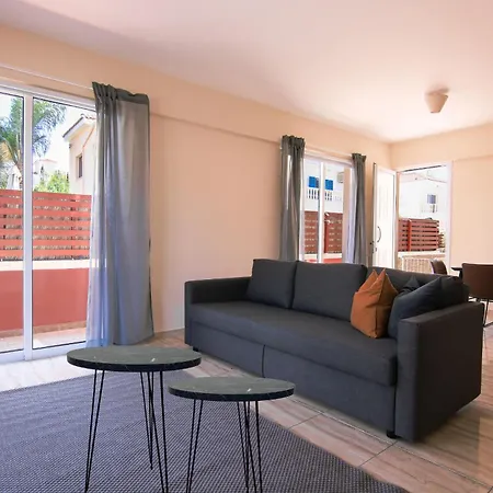 דירה Phaedrus Living: Universal Flat Alina Paphos