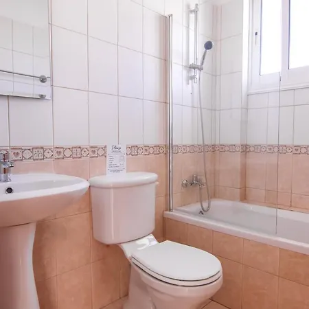 Apartamento Phaedrus Living: Universal Flat Alina *
