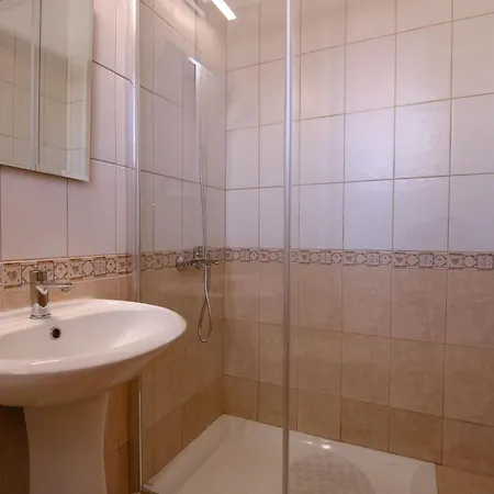 Apartamento Phaedrus Living: Universal Flat Alina
