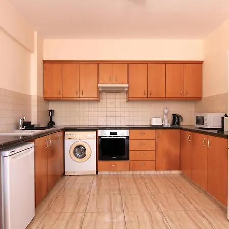 Phaedrus Living: Universal Flat Alina Apartamento Paphos