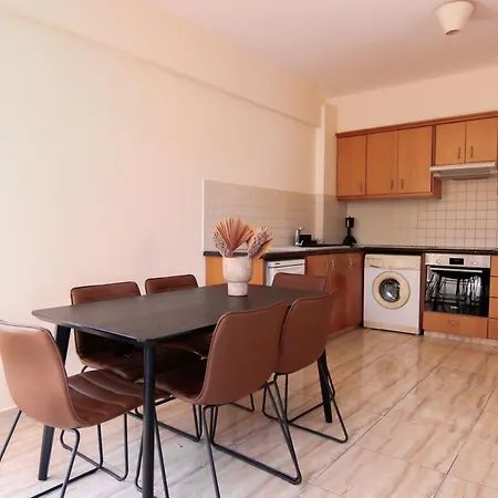 Phaedrus Living: Universal Flat Alina Apartamento *